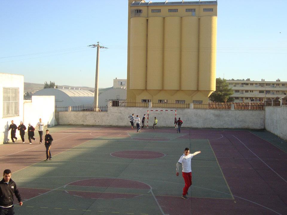 ملحق رياضي لدار الشباب